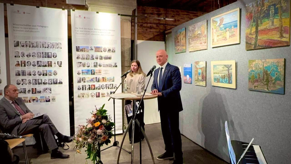 1537 image for slide