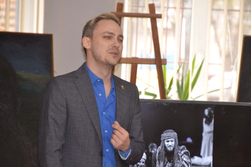 3200 image for slide