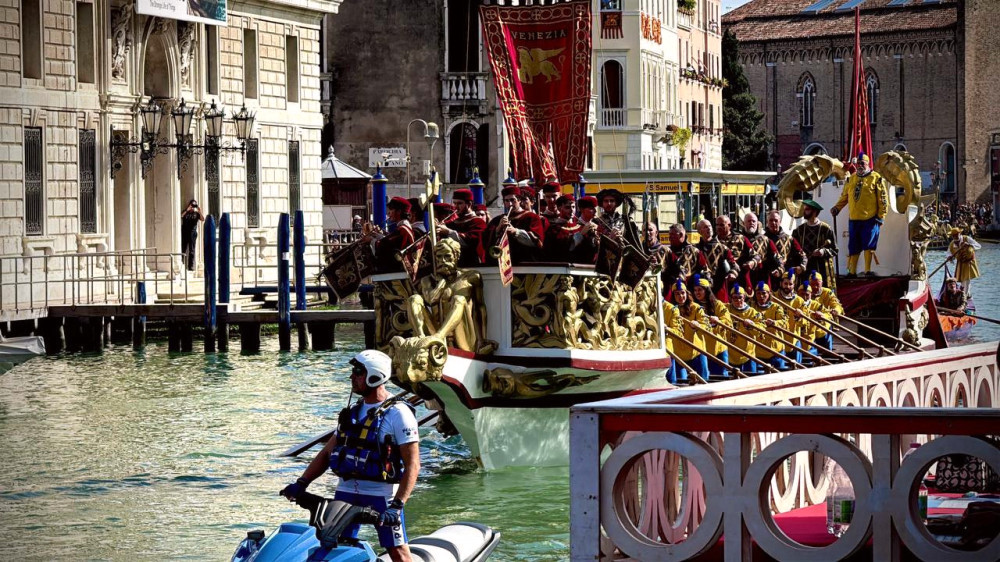 6418 image for slide