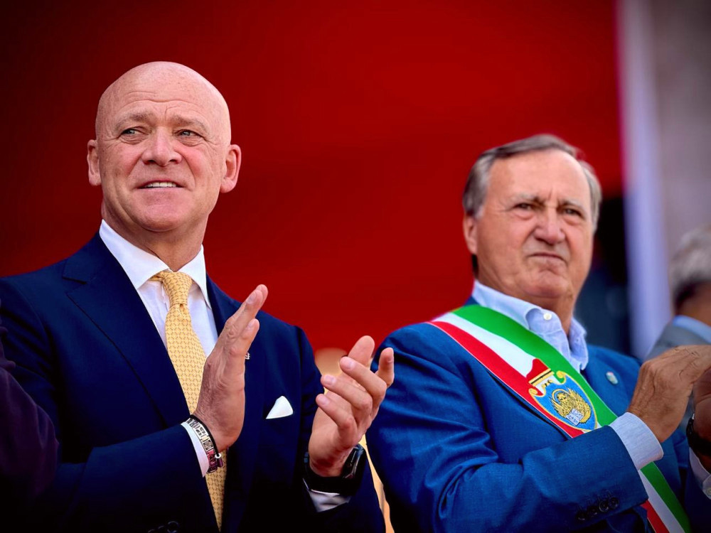 6425 image for slide