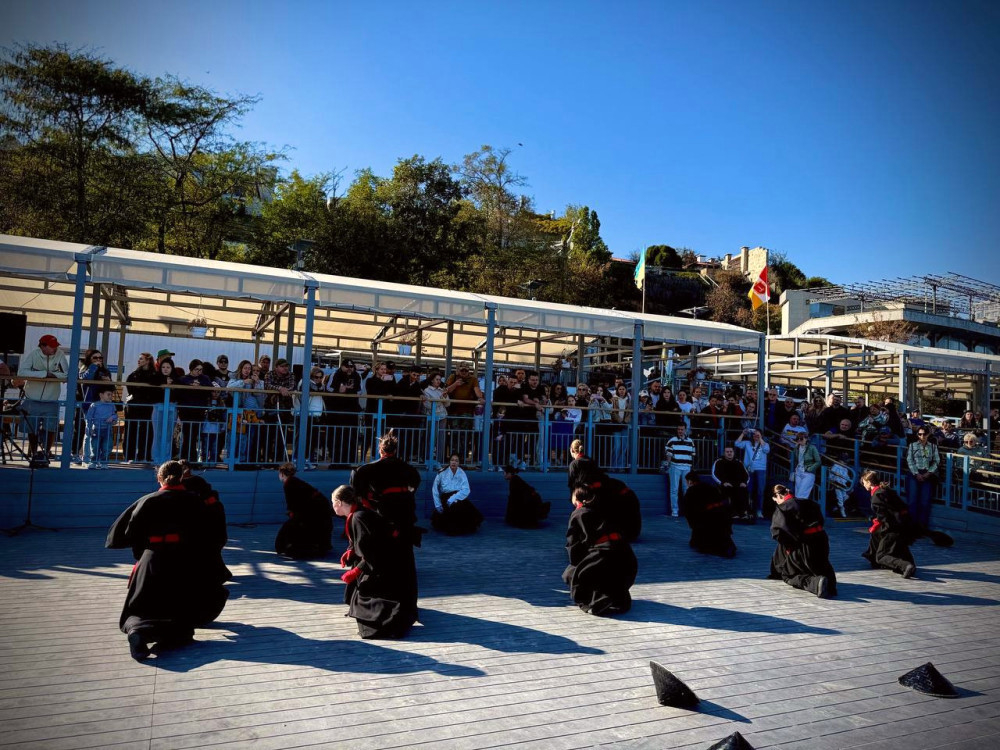 6975 image for slide